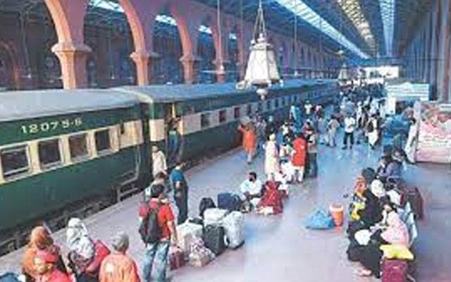  پیٹرولیم مصنوعات کی قیمتوں میں اضافے کے بعد محکمہ ریلوے نے بھی چھریاں تیز کرلیں