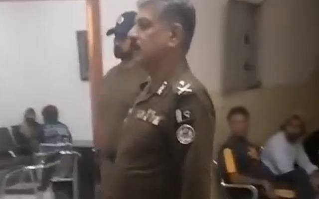 سی سی پی او لاہور کا رات گئے تھانہ ڈیفنس بی کادورہ،انتظامی امور کا جائزہ لیا