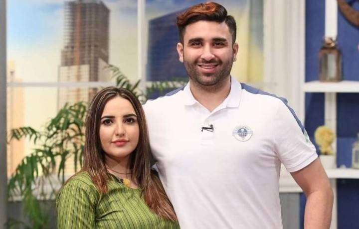 شوہر کی گھر واپسی کی خوشی ، حریم شاہ کا اپنے فالوورز کے لئے بڑا اعلان