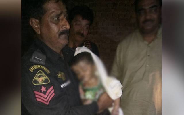 سوتیلے باپ نے 3 سالہ معصوم بیٹی کو قتل  کرکے لاش گٹر میں پھینک دی