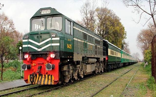 پاکستان ریلوےکی آمدنی میں بہتری آنےلگی