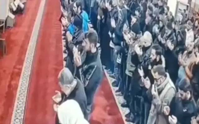 مراکش زلزلہ ؛ نمازیوں کے پیروں تلے زمین کانپ اٹھی، ویڈیووائرل
