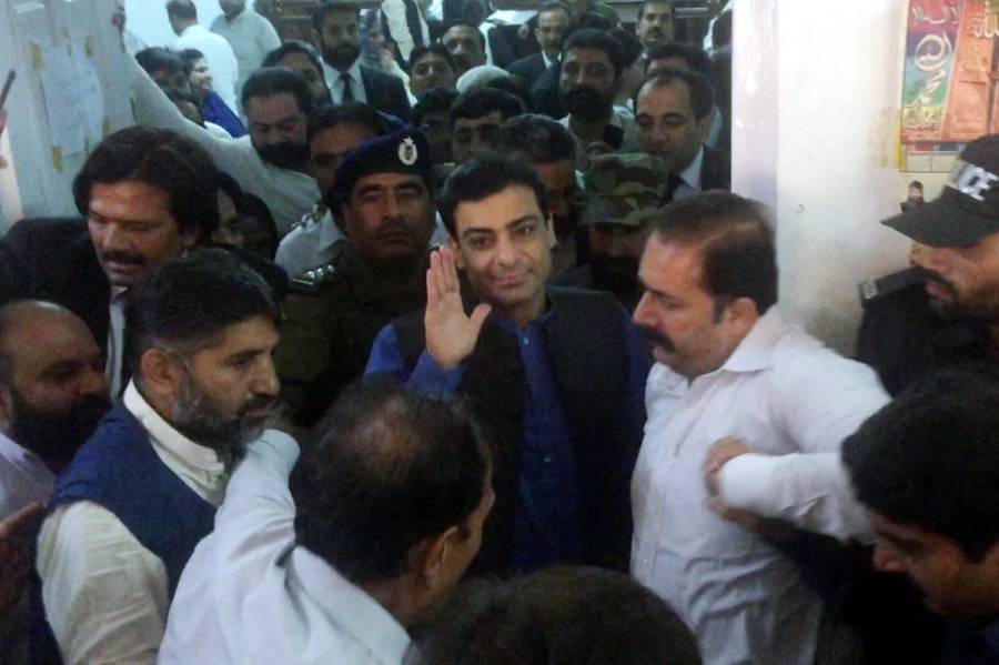 سابق وزیراعلیٰ پنجاب حمزہ شہباز آج رات ہنگامی طور پر وطن واپس