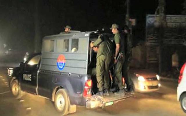 پولیس مقابلہ,ساتھیوں کی فائرنگ سے ملزم ہلاک