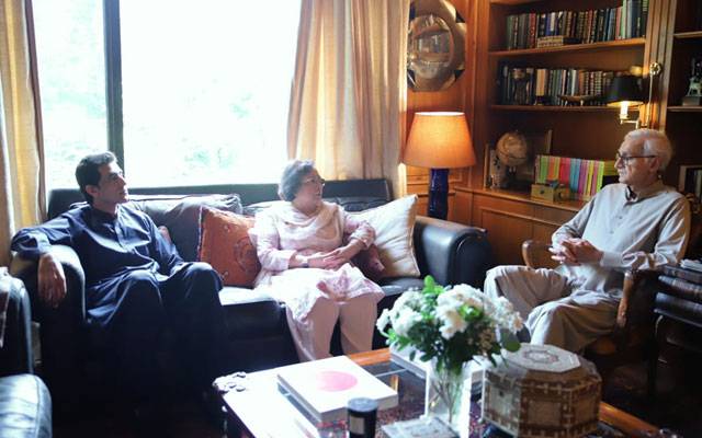  تحریک انصاف کی سابق ایم این اے منزہ حسن کی جہانگیر ترین سے ملاقات 