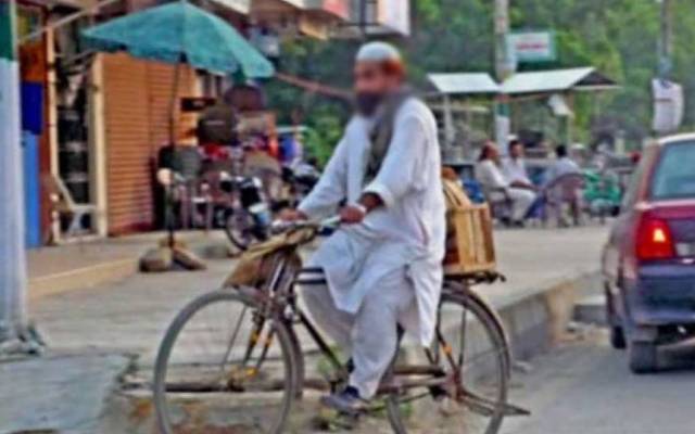 شہر لاہور میں غریب کی سواری بھی خطرے میں 