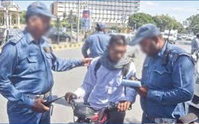 ڈرائیونگ سنٹرزپر مانیٹرنگ کیمروں کی تنصیب,وارڈنزنےکرپشن کانیاراستہ نکال لیا 
