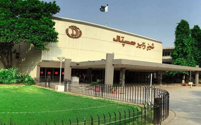  شیخ زاید ہسپتال میں اوپی ڈی مکمل بند ، آٹھویں روز بھی احتجاج جاری 