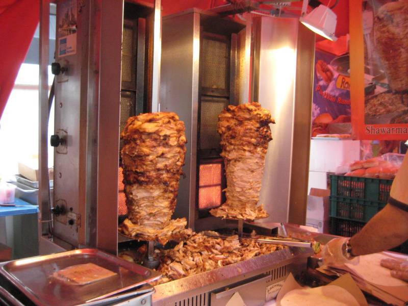 مضرصحت شوارما کھانے سے 35 بچوں کی طبیعت بگڑ گئی
