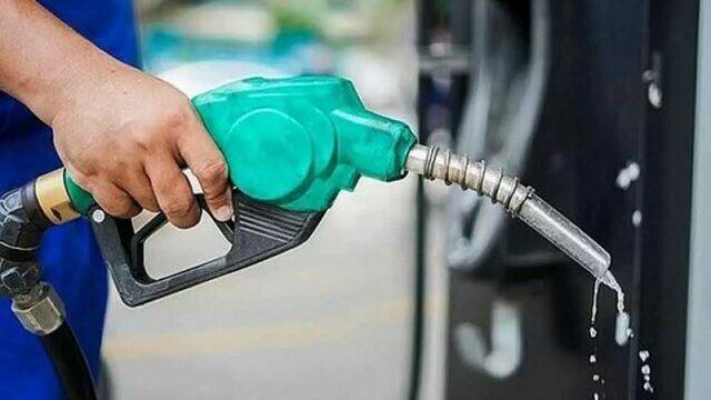 پیٹرولیم مصنوعات کی قیمتوں میں کمی سے متعلق اہم خبر آگئی