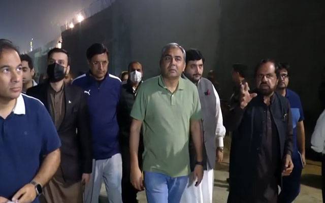 وزیراعلیٰ پنجاب محسن نقوی علی الصبح کیولری گراؤنڈ پہنچ گئے، ترقیاتی کاموں کا معائنہ