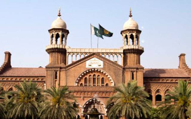  فصلوں کی باقیات جلانے والے علاقوں کے ڈپٹی کمشنرز کے خلاف کارروائی کرنے کا حکم