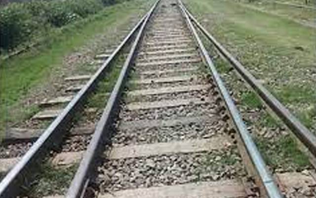 کراچی میں ٹرین کی ٹکر سے نگران صوبائی وزیر کا بھائی جاں بحق