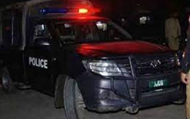 کاہنہ ، پولیس اورڈاکوؤں کےدرمیان فائرنگ کاتبادلہ،2ڈاکوزخمی حالت میں گرفتار