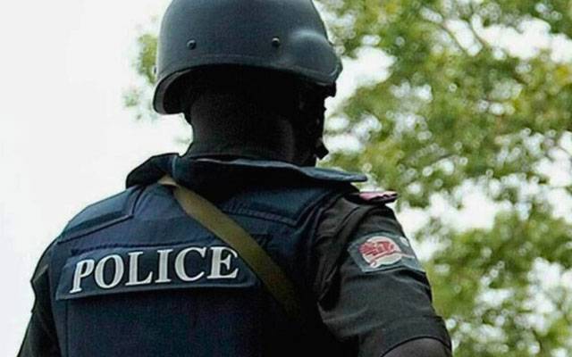 Police Officer suspended in Lahore, Police officer's manhandling with citizen, City42
