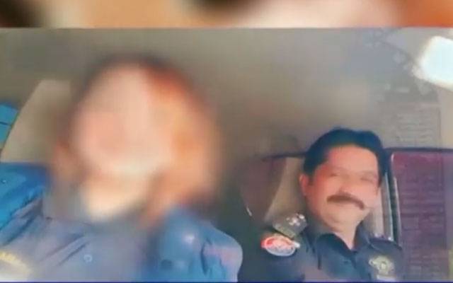  ٹک ٹاکر لڑکی کو پولیس وردی پہنا کر گاڑی میں گھمانے والاایس ایچ او معطل