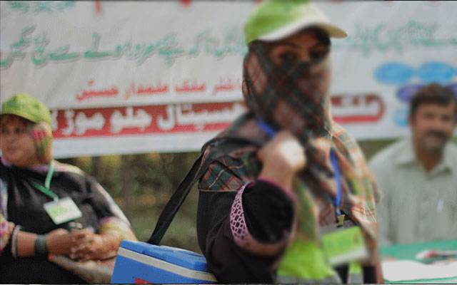 کمشنر راولپنڈی کا ٹریفک حادثے کا شکارہونے والے پولیو ورکرز کیلئے مالی امداد کا اعلان