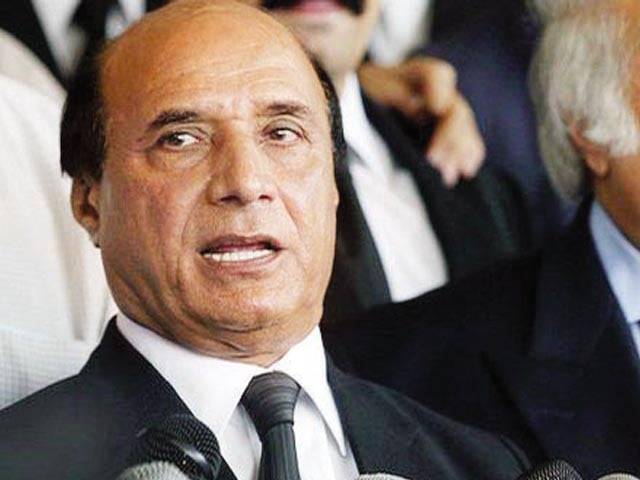 عمران خان سے متعلق بیان پر  ان کے وکیل سردار لطیف کھوسہ ڈٹ گئے