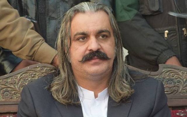  غیر قانونی اسلحہ اور شراب کیس؛ عدالت نے علی امین گنڈا پور کو  اشتہاری قرار دیدیا 