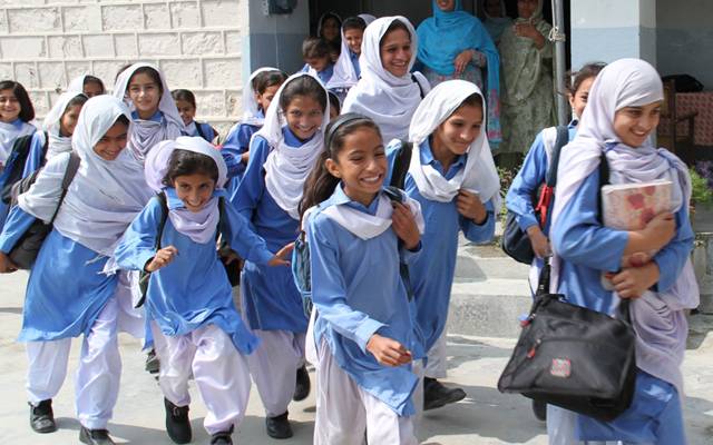 سموگ میں اضافہ،پرائیویٹ سکولوں پر بچوں کو ہر صورت بس پر لانے کی پابند ی لاگو