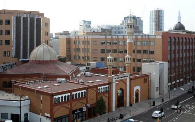 برطانیہ؛ نماز کے دوران مسجد کو بم سے اڑانے کی دھمکی