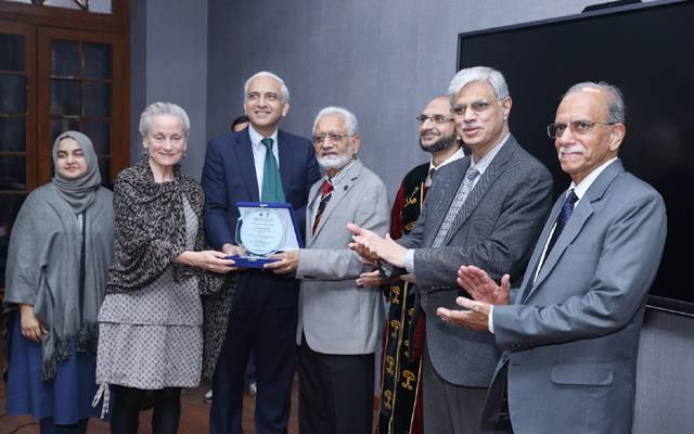  ٹیلی میڈیسن کے ذریعے بچوں میں نابینا پن کی بیماری کی تشخیص اور علاج کا آغاز 