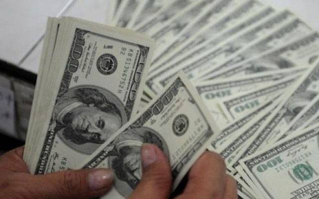 انٹر بینک میں ڈالر سستا، اوپن مارکیٹ سے بھی اہم خبر آگئی 