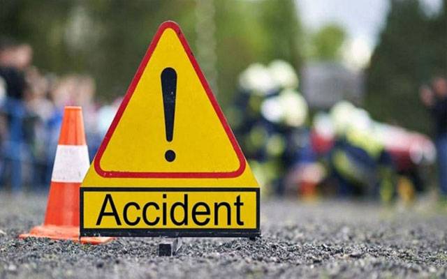 خانیوال؛ لوڈر رکشے کی موٹر سائیکل سوارفیملی کو ٹکر، حادثے میں نوبیاہتا دلہن جاں بحق 