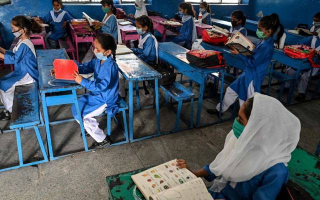 داخلوں کا ہدف پورا نہ کرنے والے سکول سربراہان کو تبدیل کرنے کا فیصلہ