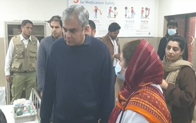 محسن نقوی نے چلڈرن ہسپتال کا اچانک دورہ کیا، مریضوں کی شکایات پر سیکر ٹری صحت کو فون