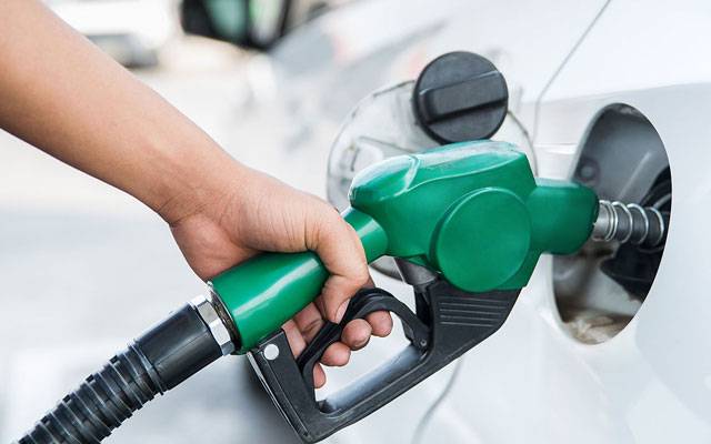 نیا سال،پٹرول کی قیمت سے متعلق بڑی خوشخبری ملنے کا امکان