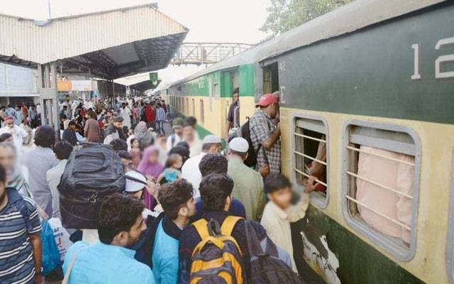 مسافروں کی تعداد بڑھنے سے  ریلوے آمدنی میں بھی اضافہ