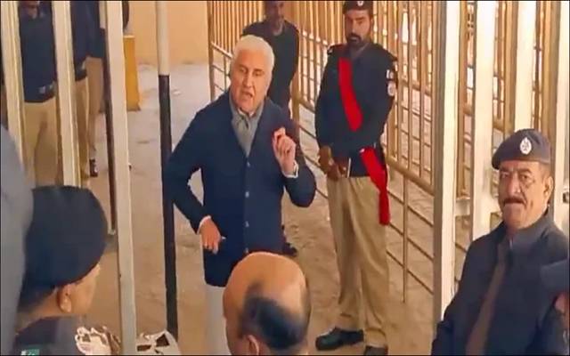 پی ٹی آئی رہنما شاہ محمود قریشی مزید 12 مقدمات میں گرفتار