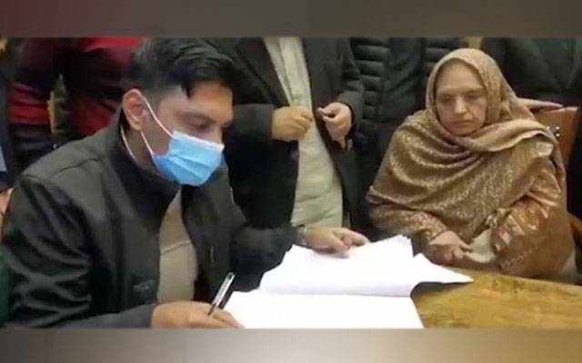 Rehana Dar, Usman Dar, Khwaja Asif, City42