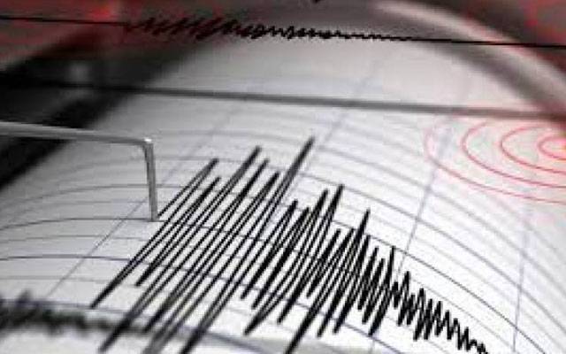  زلزلے کے شدید جھٹکے,لوگوں میں خوف و ہراس