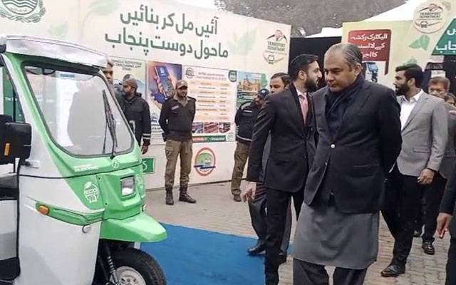 وزیر اعلیٰ پنجاب نے بلا سود الیکٹرک بائیکس و رکشے دینے کے پروگرام کا اعلان کردیا