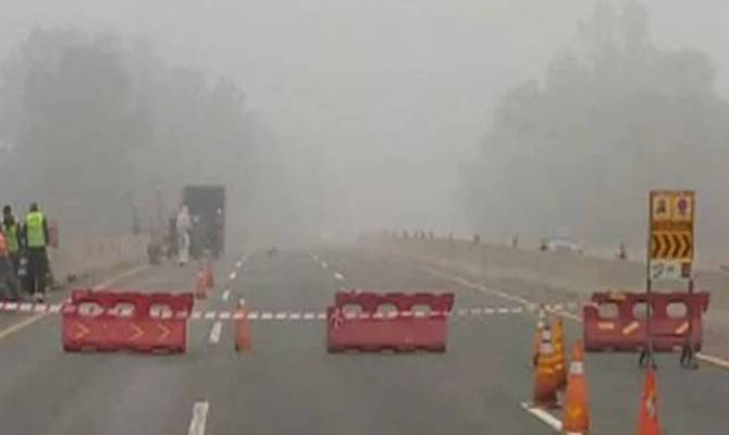 دھند کے باعث موٹروے ٹریفک کیلئے بند