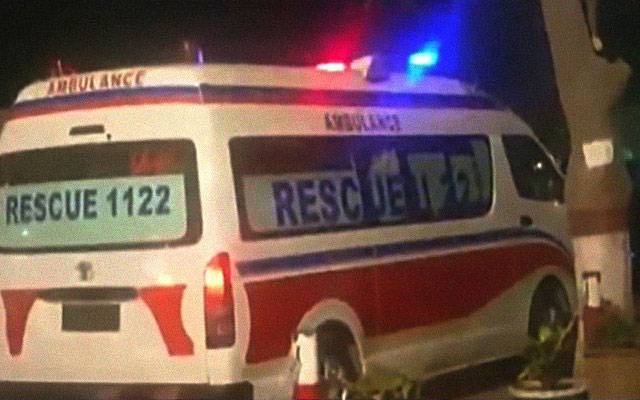خوفناک حادثہ،شدید دھند کے باعث مسافر بس الٹ گئی