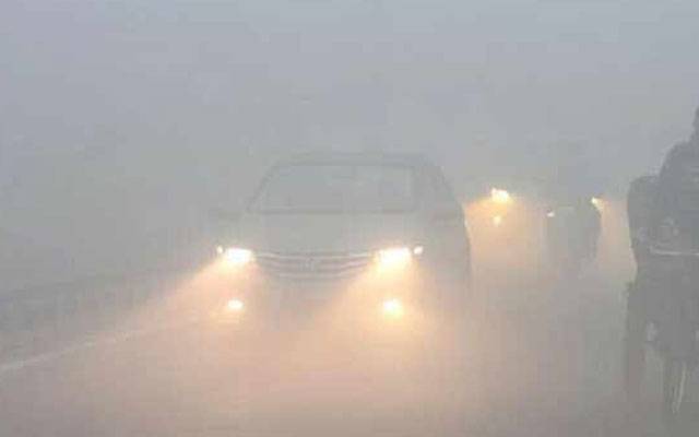 لاہور میں دھند کے ڈیرے، موٹروےایم 3 ٹریفک کیلئے بند