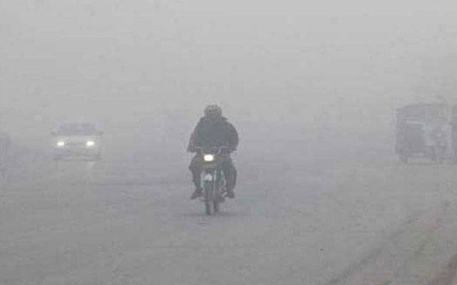 لاہور دھند کی لپیٹ میں، خشک سردی سے بیماریوں میں اضافہ،  فضائی آلودگی میں شہر پانچویں نمبر پر