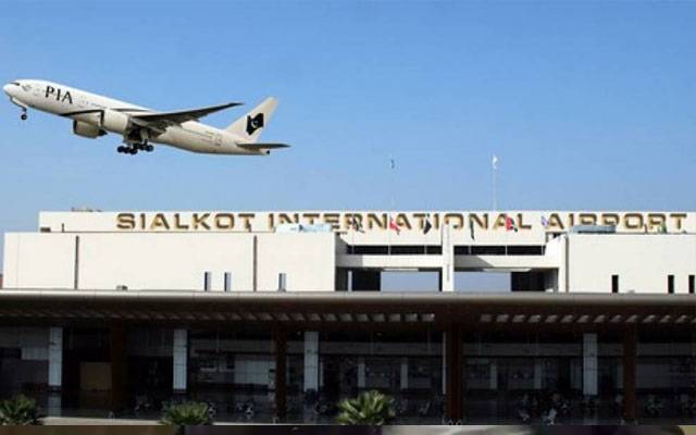 موسمی خرابی کے باعث سیالکوٹ انٹرنیشنل ایئرپورٹ پر اترنے والی 4پروازوں کی لاہور ایئرپورٹ پر لینڈنگ