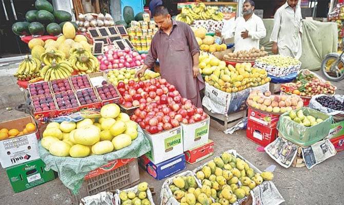 پھل سرکاری قیمت سے بھی مزید مہنگا فروخت کیے جانے لگا