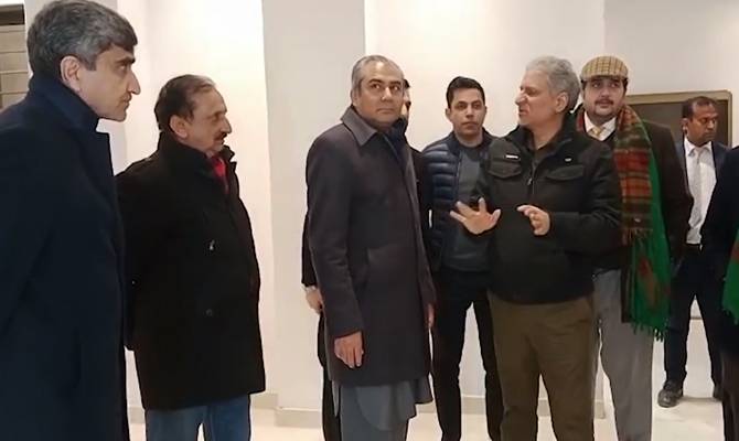 محسن نقوی کا رات گئے قربان لائنز کا دورہ،پولیس کی رہائشگاہوں میں جاری کاموں کا معائنہ کیا