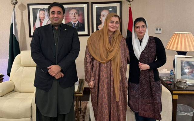   پی ٹی آئی ، ایم این اے ، پیپلز پارٹی، سٹی42، شامل ہو گئیں