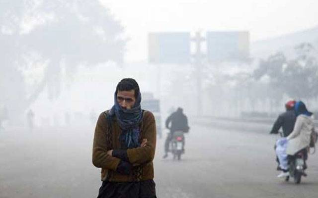 شہر میں دھند کا راج ،سردی کی شدت بھی برقرار،  درجہ حرارت 6 ڈگری سینٹی گریڈ ریکارڈ