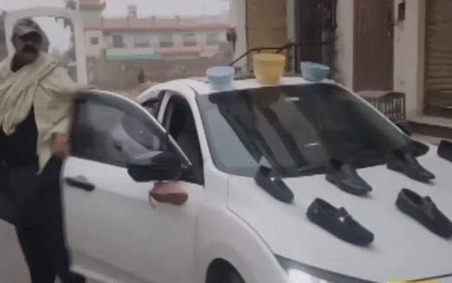 انوکھے انتخابی نشان کے بعد مہم بھی سب سے منفرد,گاڑی جوتوں اور پیالوں سے سجادی