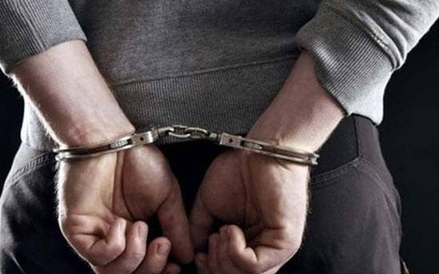 سبزہ زار پولیس کی کارروائی،ریکارڈ یافتہ منشیات فروش گرفتار 1 کلو سے زائد چرس برآمد