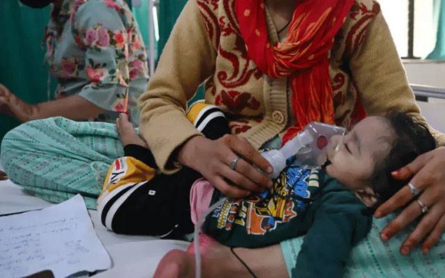 نمونیہ سے 24 گھنٹوں میں لاہور میں تین، پنجاب بھر میں 18 بچے انتقال کر گئے