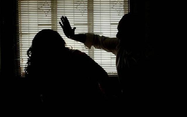 نشے میں دھت شوہر نےبیوی کو تیسری منزل سے دھکا دیدیا