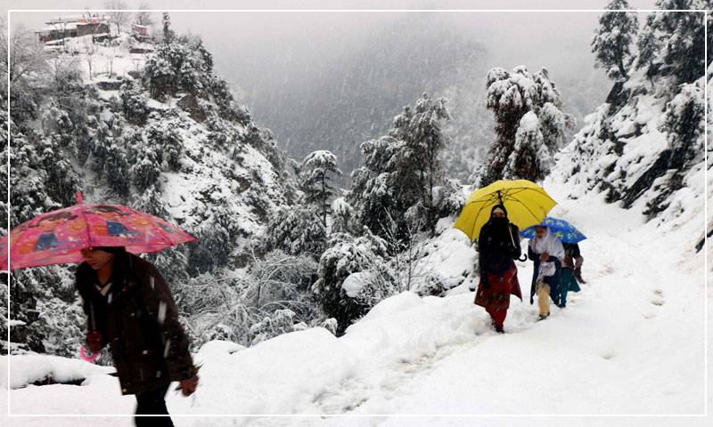 ملک کے مختلف علاقوں میں بارش اور برفباری سے رابطہ سڑکیں بند،الرٹ جاری